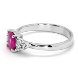 Prsten z bílého zlata s růžovým safírem a diamanty 21ZP2600793